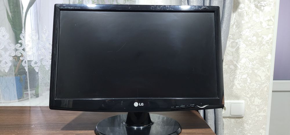 Монитор 24 Full HD (LG W2243S)