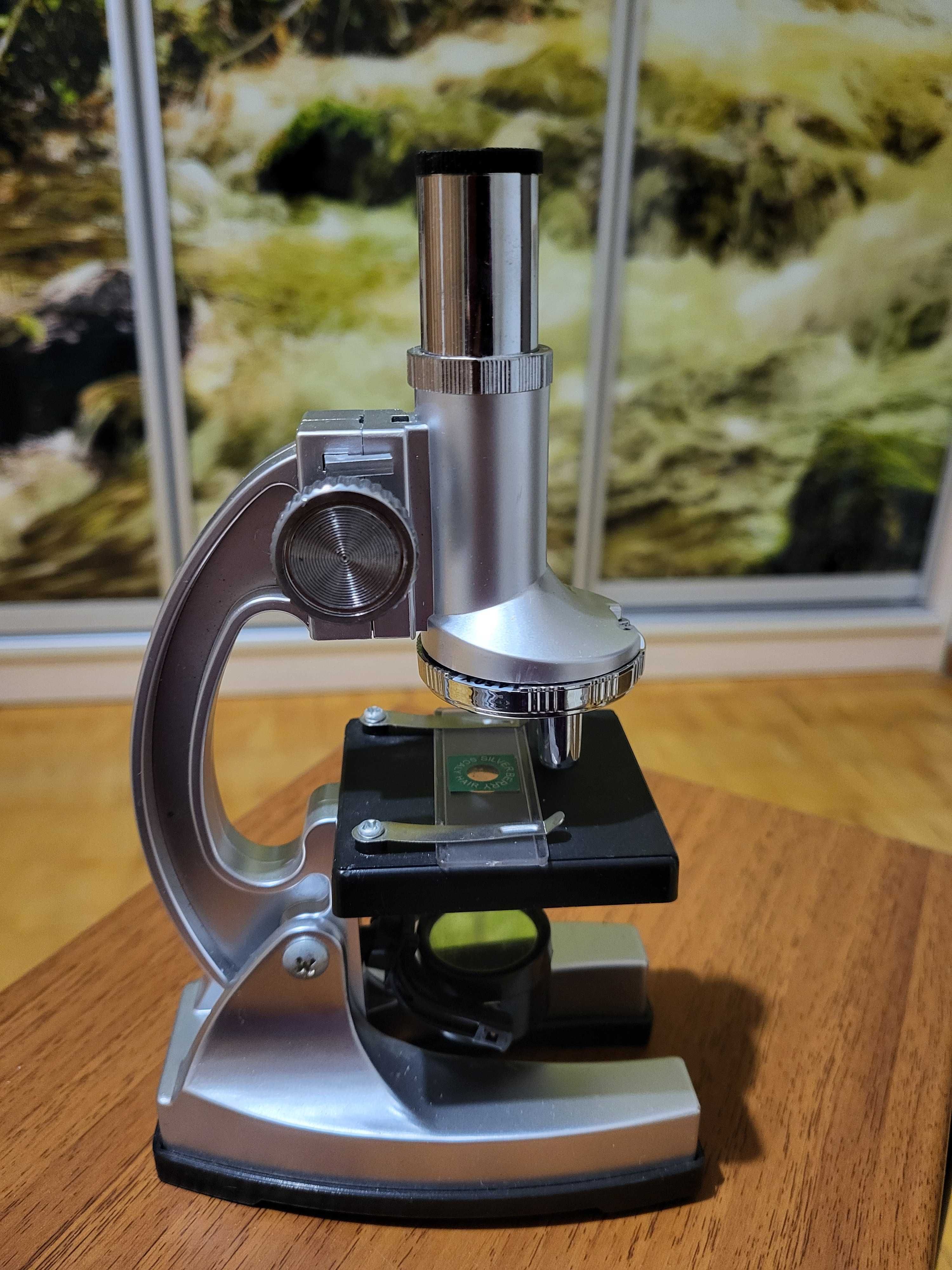 Дитячий іграшковий мікроскоп