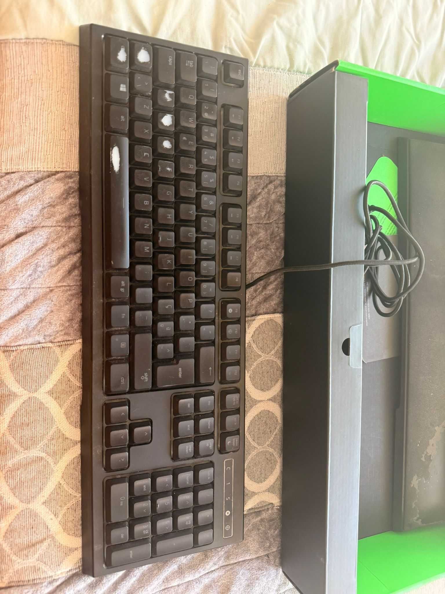 Teclado Razer Ornata Chroma — Mecânico/Membrana RGB Gaming