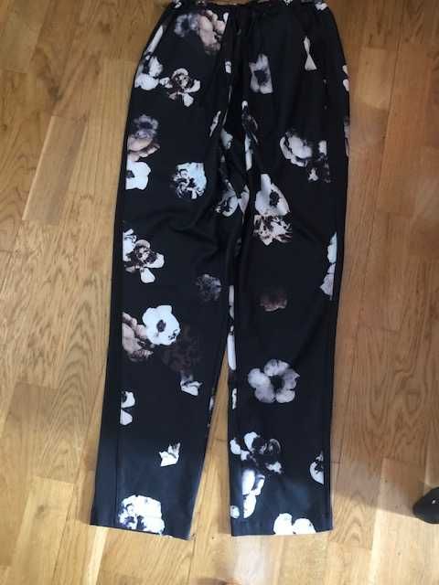 Conjunto calça e casaco sem manga, estampado, cor preto e branco