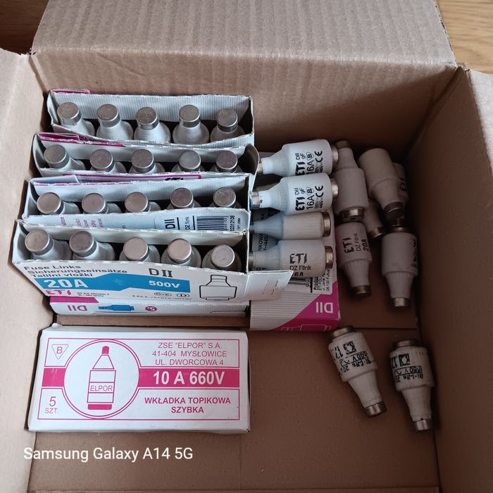 Bezpieczniki i oprawki