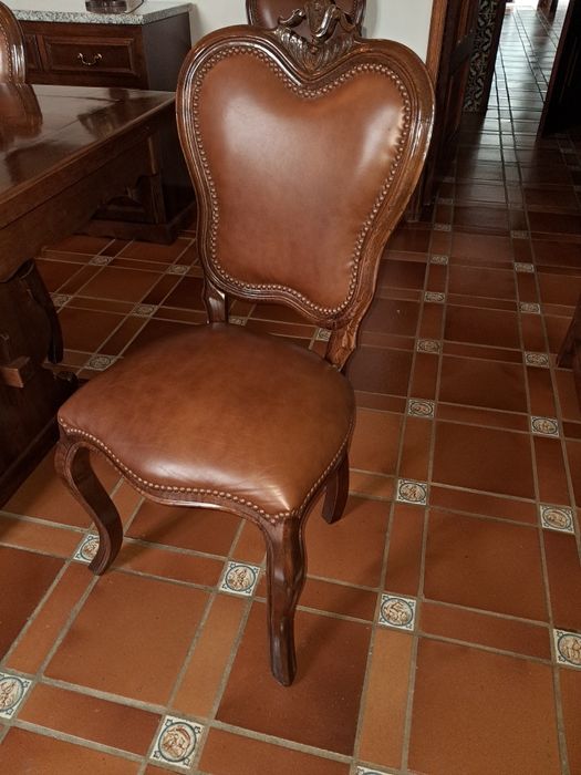 Mobília completa de sala de jantar como nova