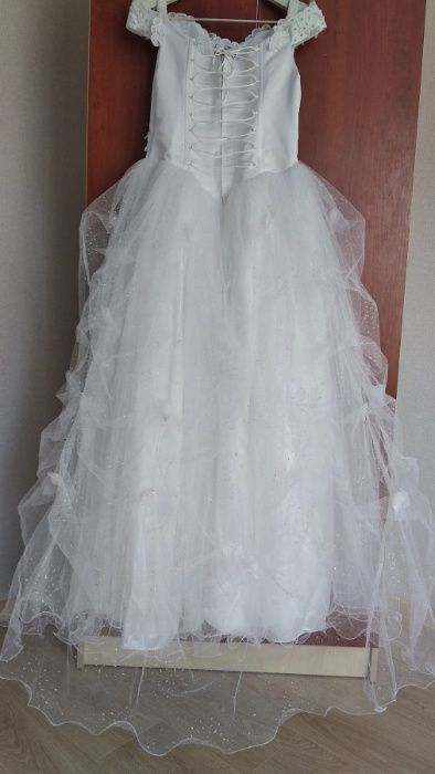 Весільня сукня, атлас+фатин, розмір S/M