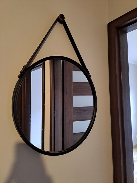 Lustro okrągłe czarne loftowe  na pasku używane REZERWACJA
Stan: Nowy