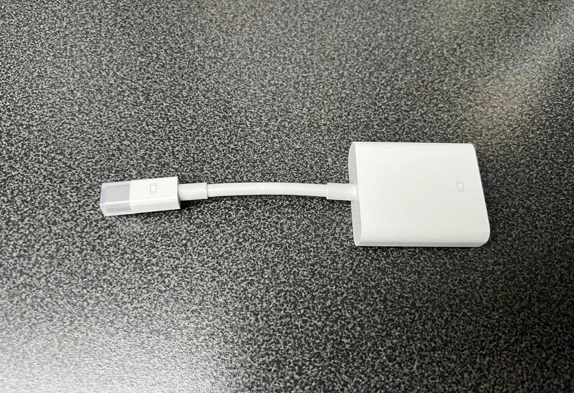 Apple NOWA Oryginalna przejściówka Mini DisplayPort/Thunderbolt - VGA