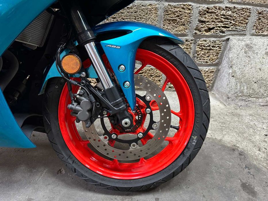 Yamaha R-25 з Японіі