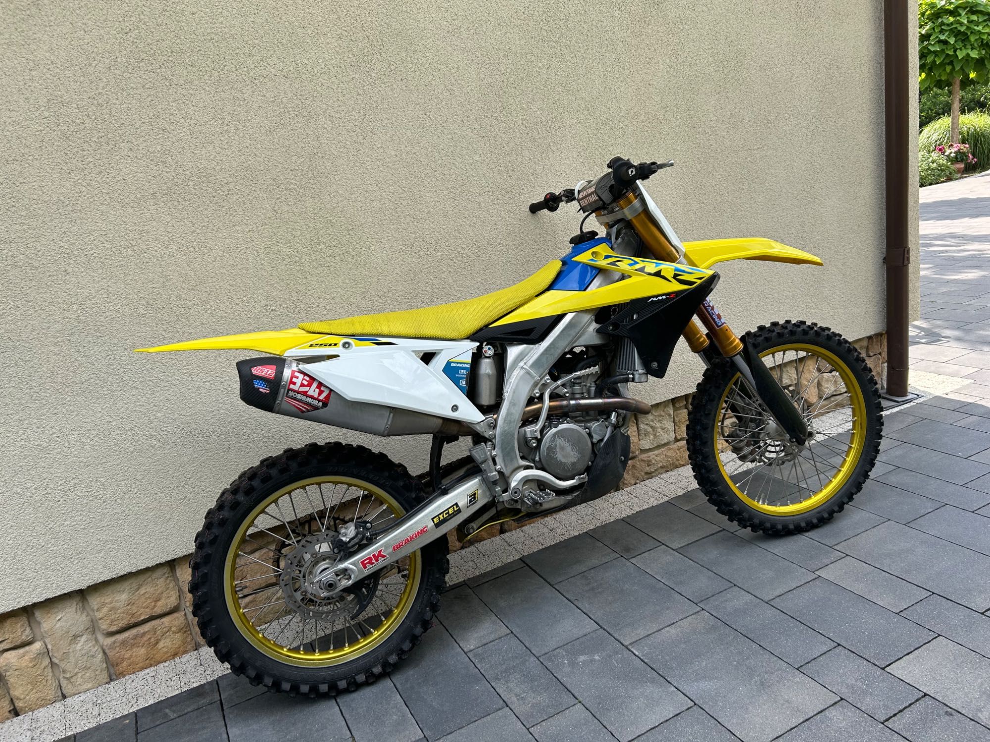 Suzuki rmz250 z 2023