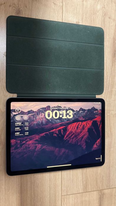 iPad Air 4 gen. | 64 GB | WiFi | Space Gray + etui smart folio