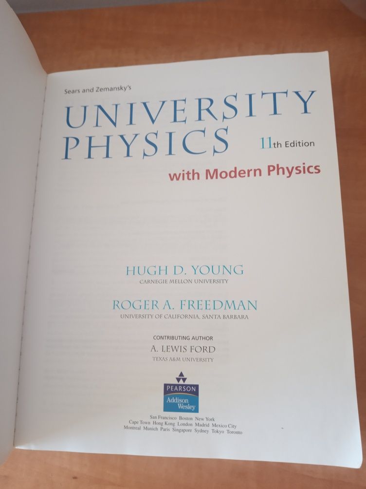 Livro University Physics with Modern Physics