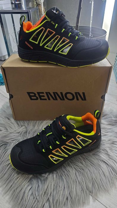 Buty robocze wzmacniane