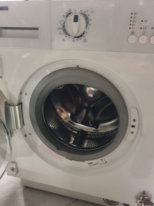 Máquina Lavar Roupa Zanussi ZWI 1855