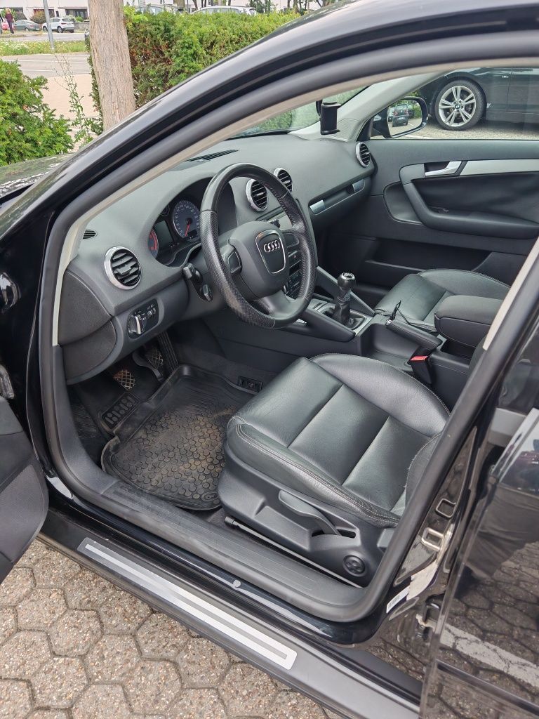 Audi A3 1.6 TDI 105cv – Muito Estimado – Full Extras
