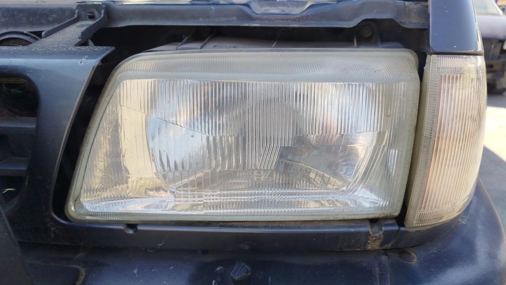 Ótica / farol esquerda OPEL Frontera A