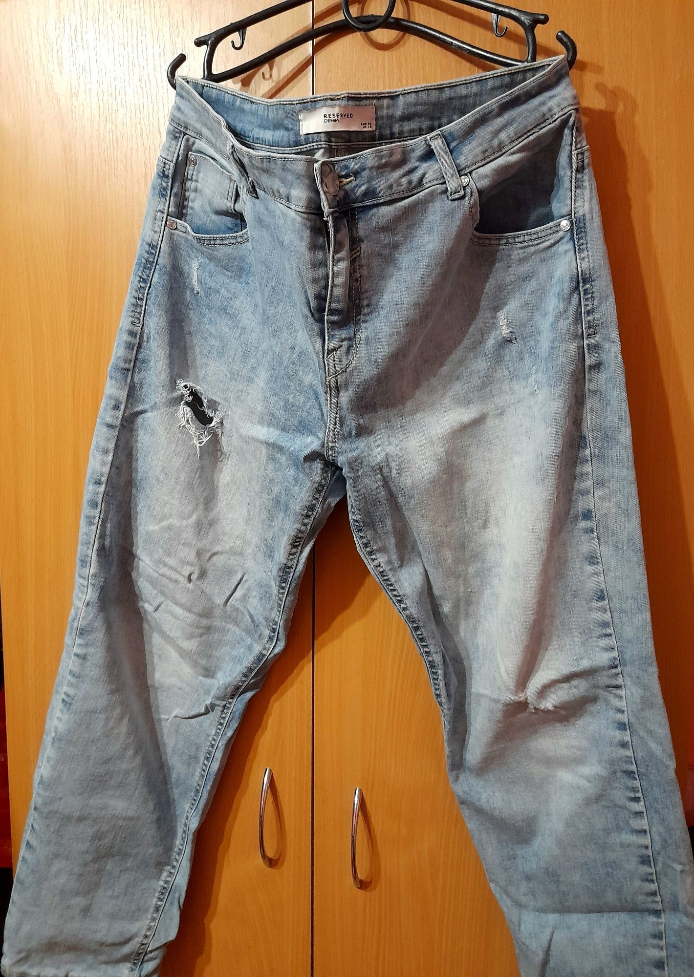 Жіночі джинси reserved 44