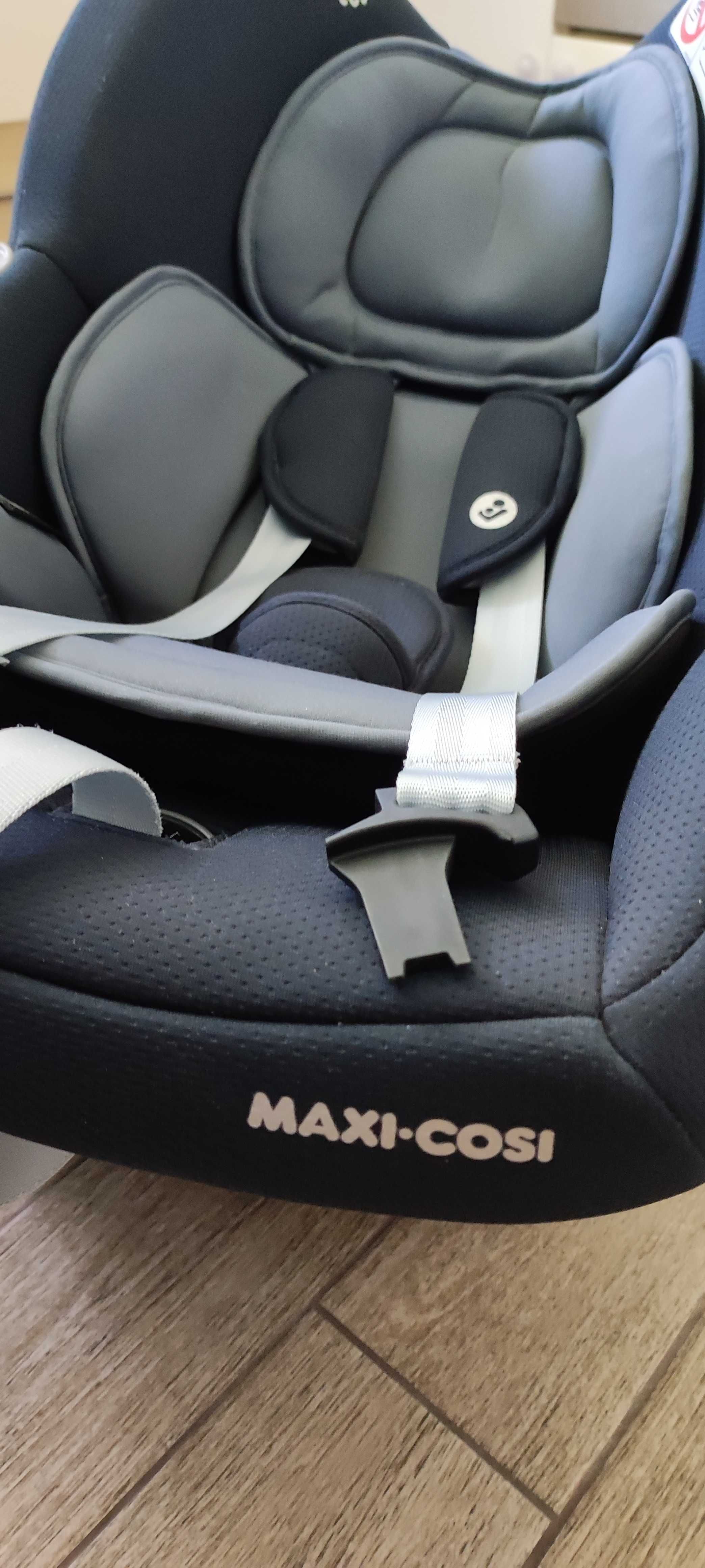 Maxi Cosi Tinca fotelik nosidło plus baza ISOFIX