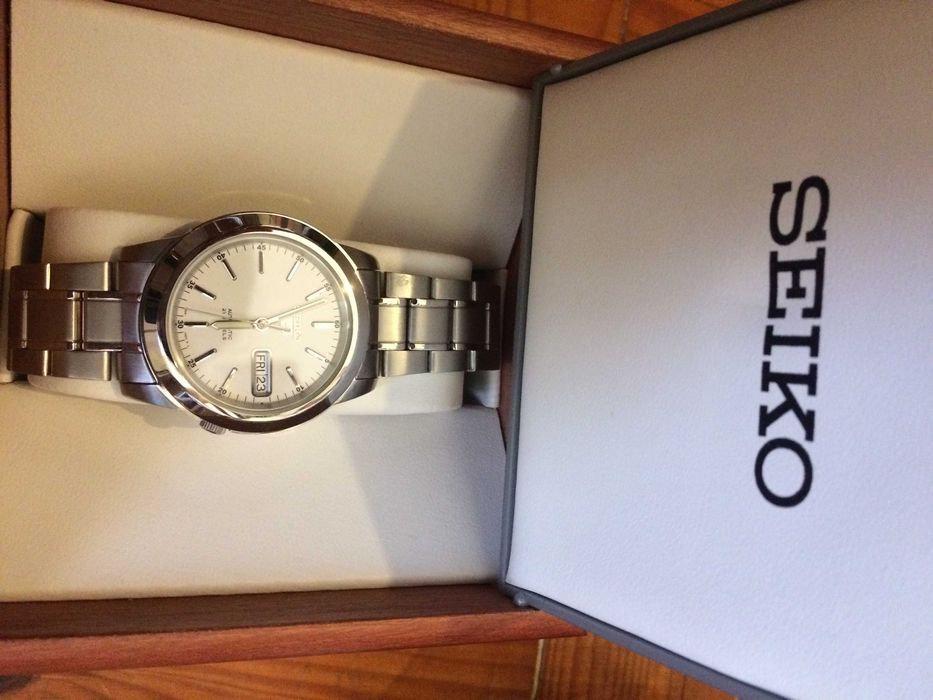 Relógio Seiko SNK385K1 Homem prateado (não faço trocas)