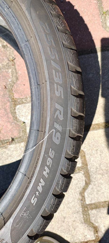 Pirelli zimowe Rft 225/40/R19, 225/35/R19