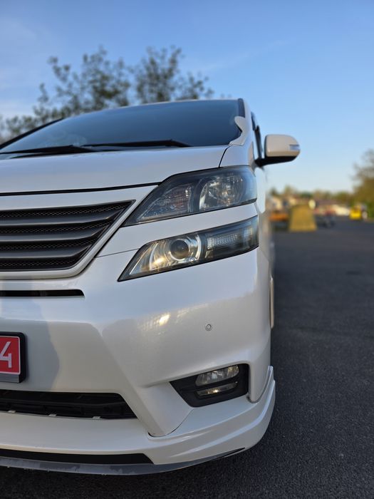 Toyota Vellfire 2,4 CVT 2010 7 мест