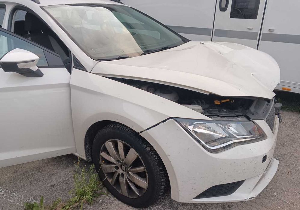 SEAT LEON Ecomotive 1.6 TDI. Diesel - 2016 rok, 110 KM. Uszkodzony