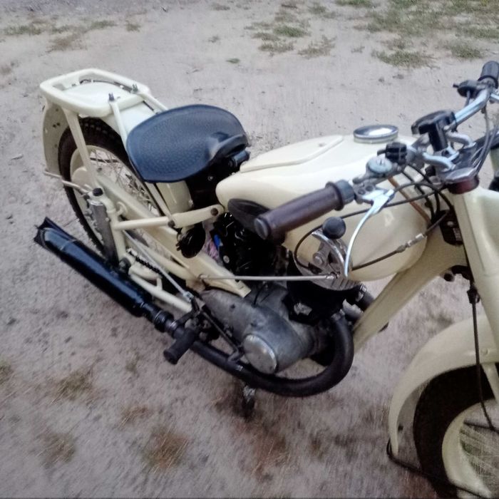 Ретро мотоцикл ИЖ-49