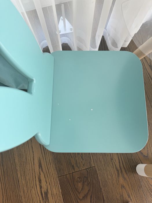 Стіл+ стільці ( в подарунок віддам канцелярське приладля в колір)