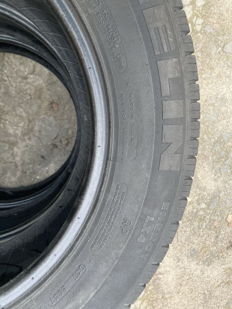 Продам комплект літніх шин 225/65R17