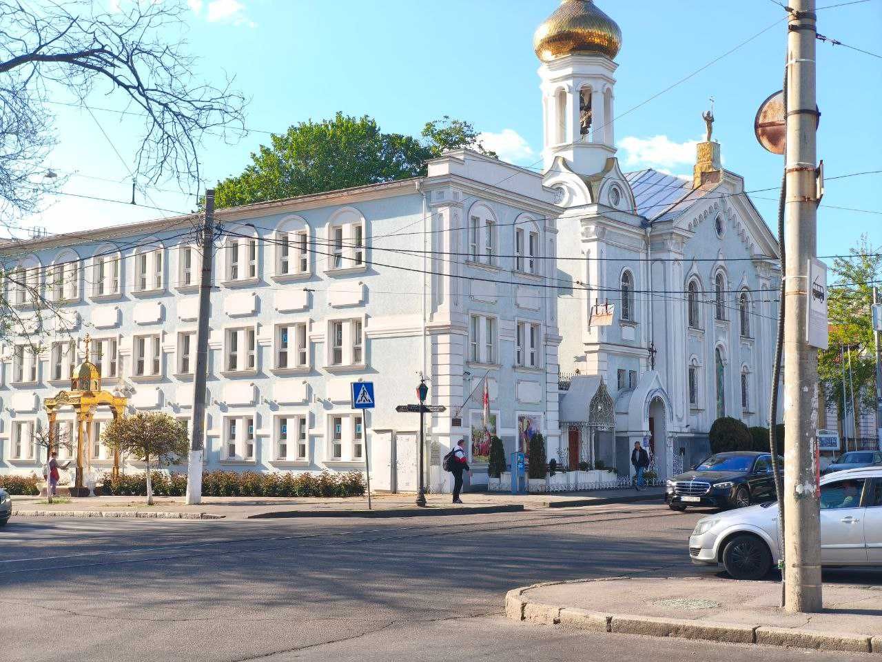 Продам двухуровневую квартиру с камином возле моря парк Шевченко