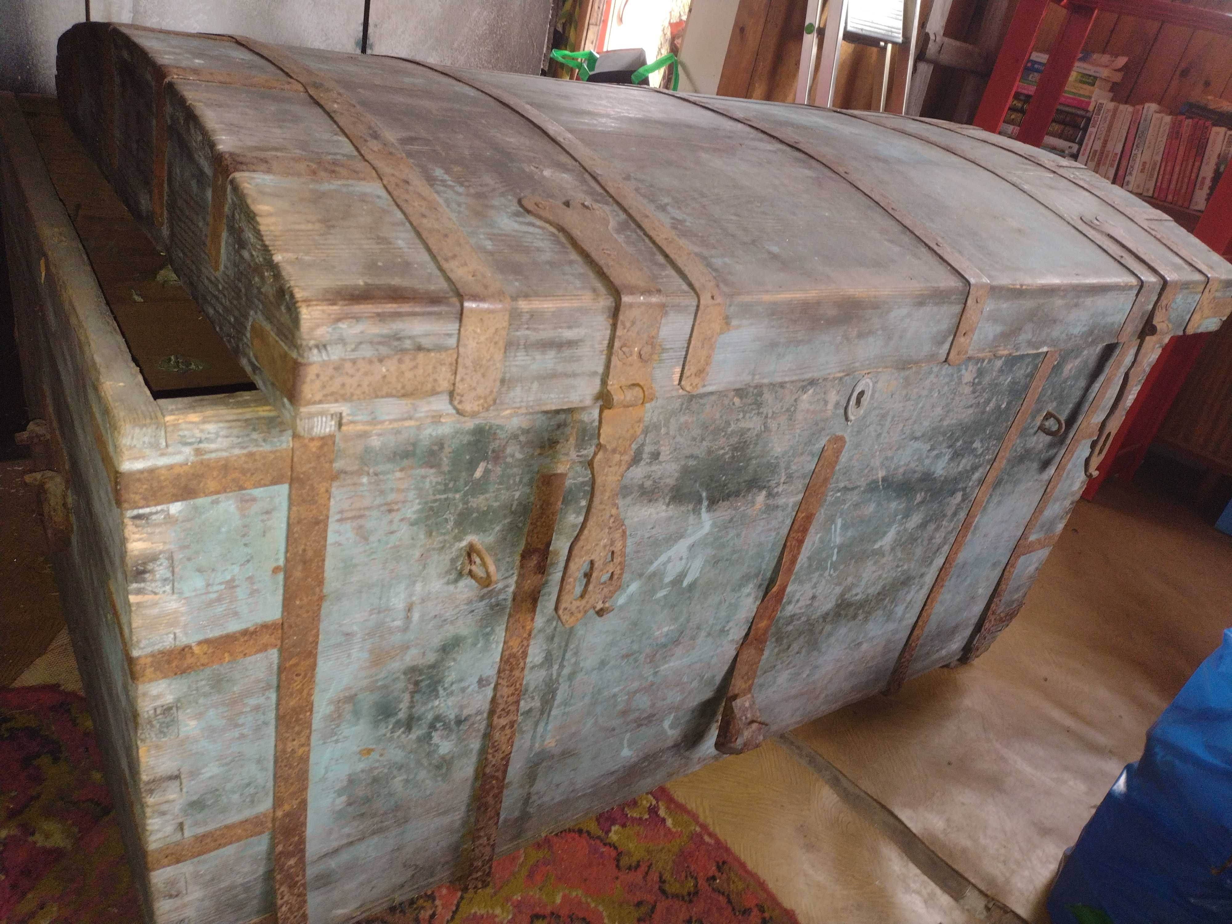Zabytkowy kufer skrzynia do renowacji