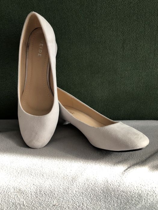 Buty ślubne zamszowe