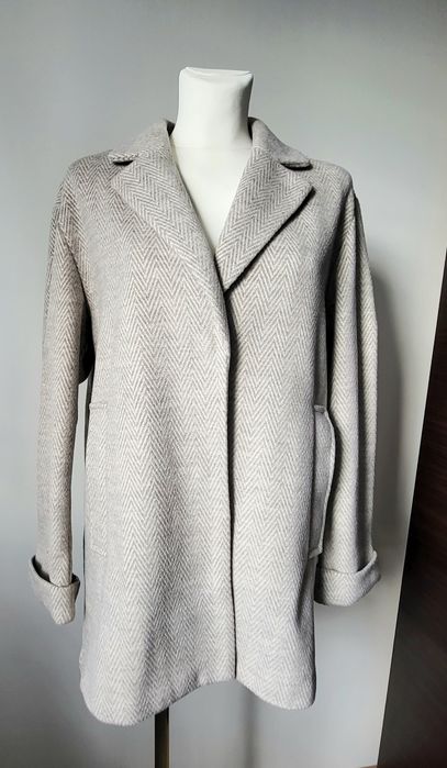 Płaszcz beżowy Bershka rozmiar M nowy