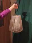 Lampa z wiszącymi kulkami