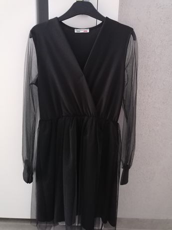 Sukienka czarna z tiulem +gratis