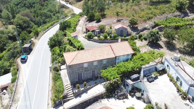 Moradia Rústica T3 / Baião, Gove