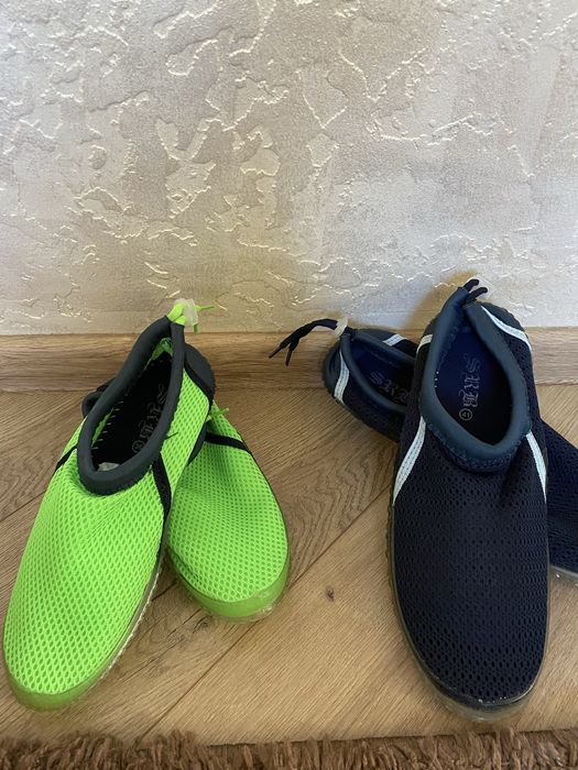 взуття пляжне , стан нових