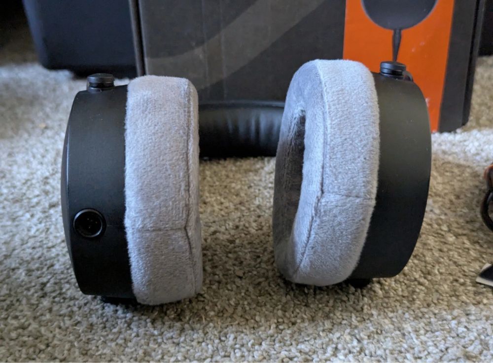 Студийные наушники Beyerdynamic DT 700 Pro X