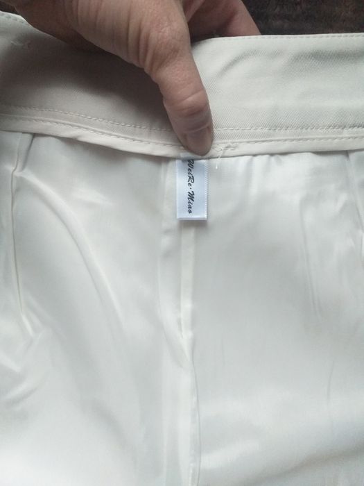 Шорти М молочний колір нові