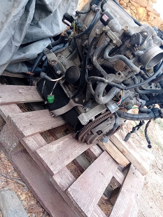 Vendo motor Honda civic 1.4 16v esta bom preço