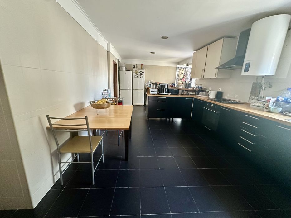 Alugo quarto perto do aerodromo de tires