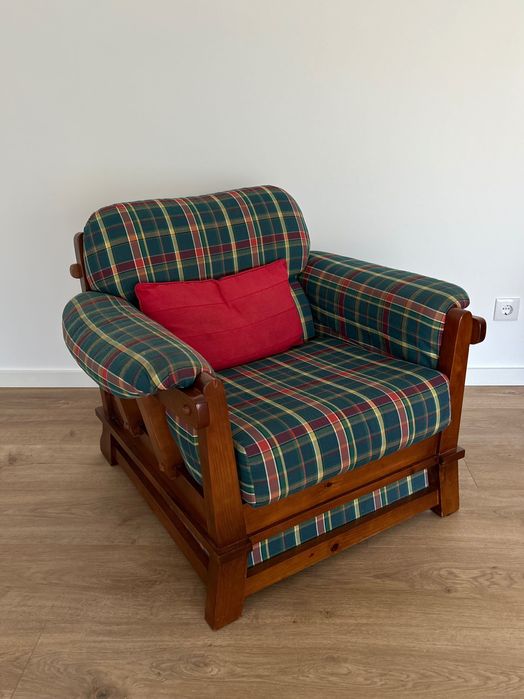 Sofá de 3 lugares + 1 caldeirão – Em ótimo estado