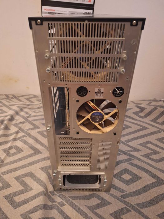 Obudowa Lian Li PC-A77 ALU BIG TOWER + dodatki