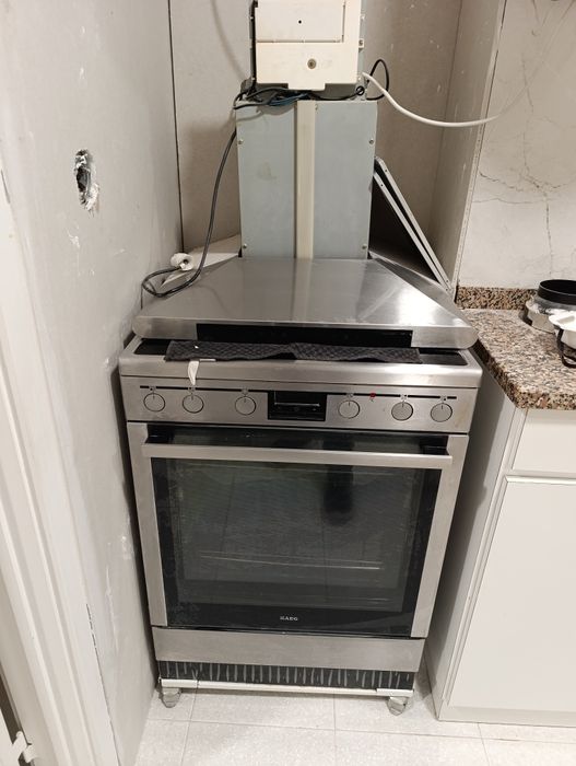 Vendo fogão elétrico mais exaustor
