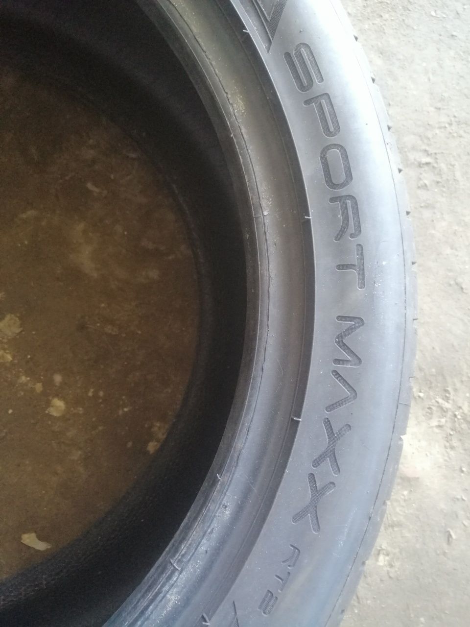 235/45R17 97Y 94Y Dunlop Sport Maxx RT2