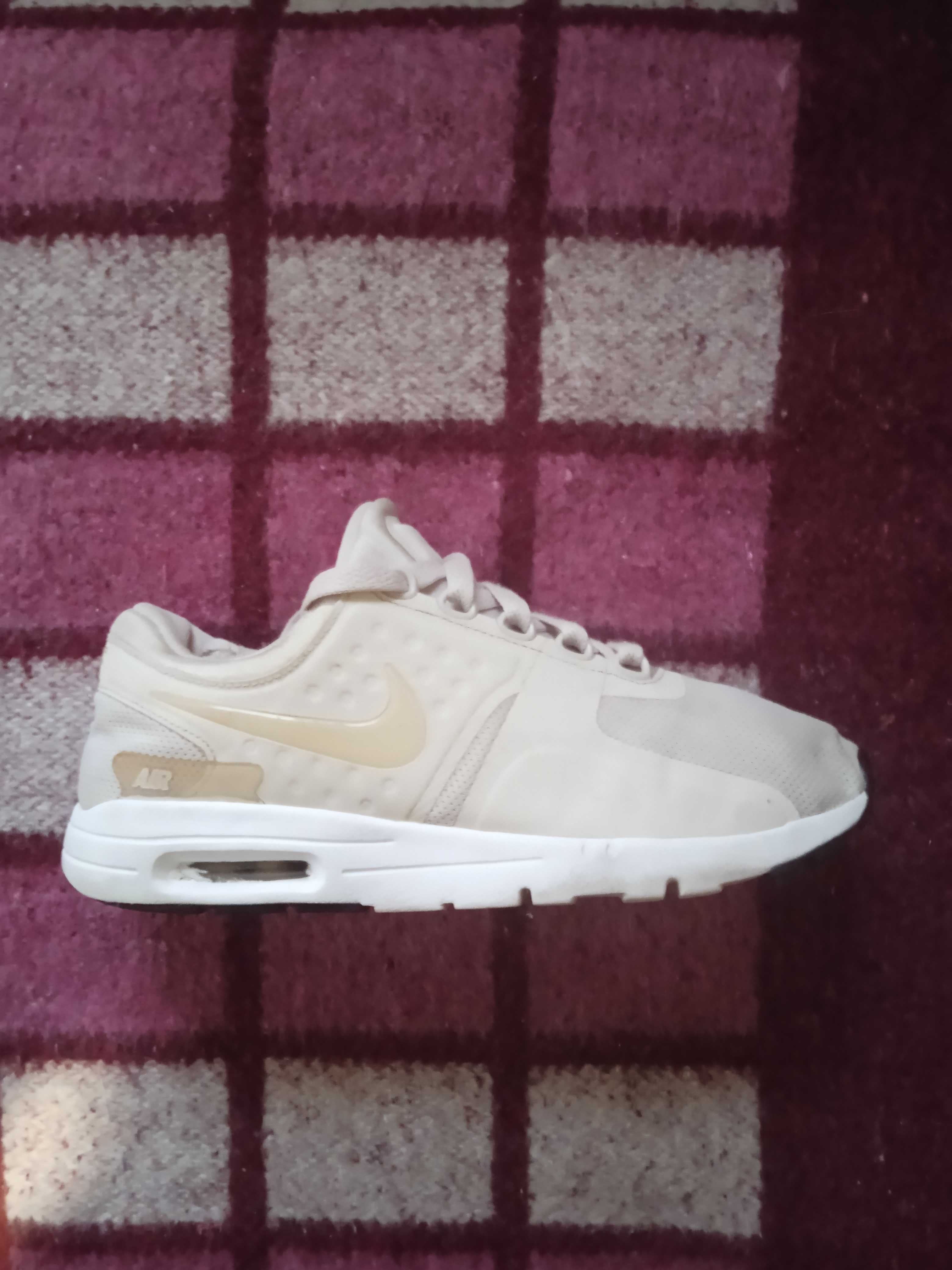 Продам кроссовки NIKE AIR MAX Zero