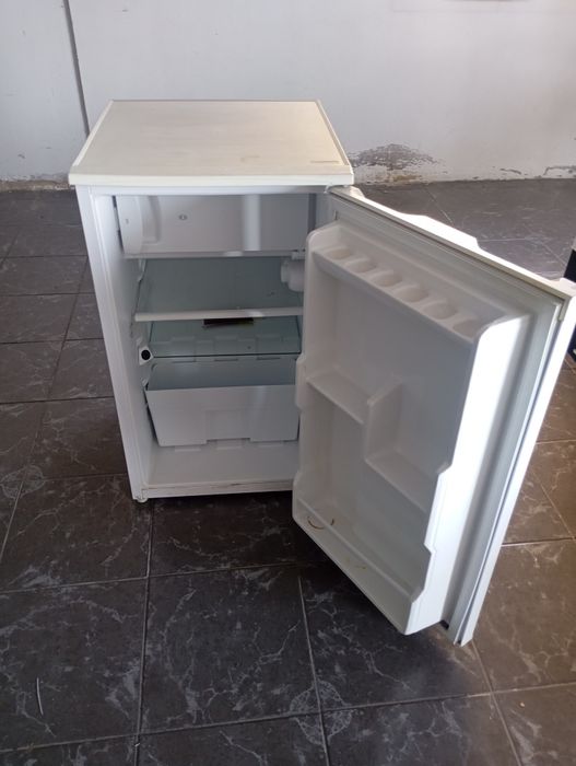 Vendo este frigorífico muito bom estado a trabalhar muito bem