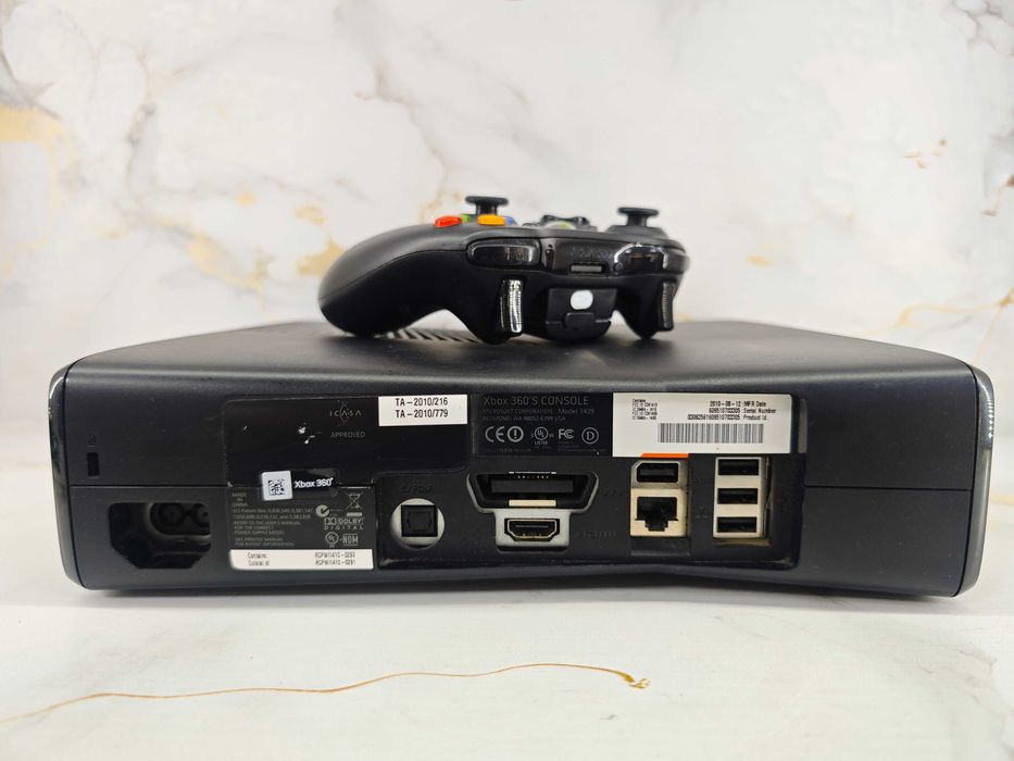 Konsola Xbox 360 S Slim 4 GB + oryginalny pad