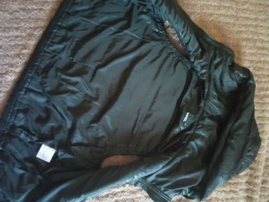 Жилетка Vancl, р-р 146-158 в идеальном состоянии