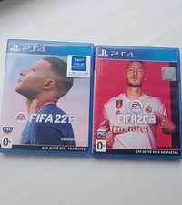 Два диски FIFA20 та FIFA22