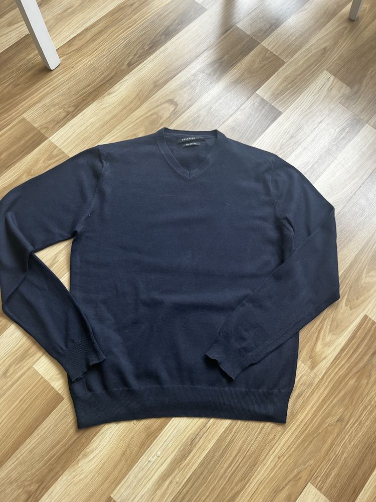 Granatowy sweter meski Reserved