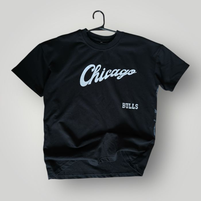 Чорна футболка Chicago Bulls з принтом бика M