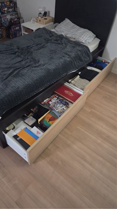 Cama solteiro com gavetas